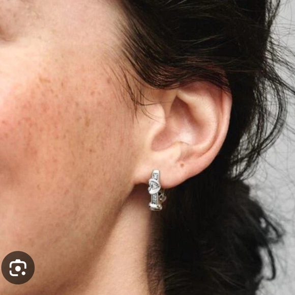 Pandora Radiant Sparkling Heart Hoop Earrings - Picture 2 of 4